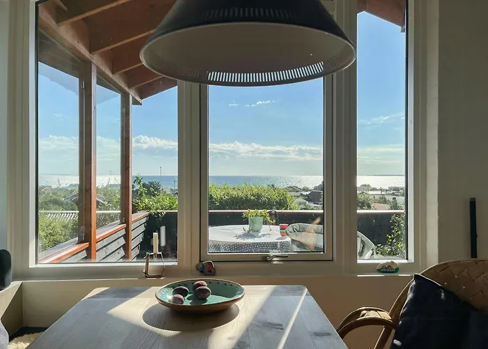 Unique In With Sea View Holiday home *